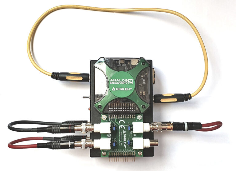 Analog Discovery mounted on Hammond 10758 enclosure, output connected to input